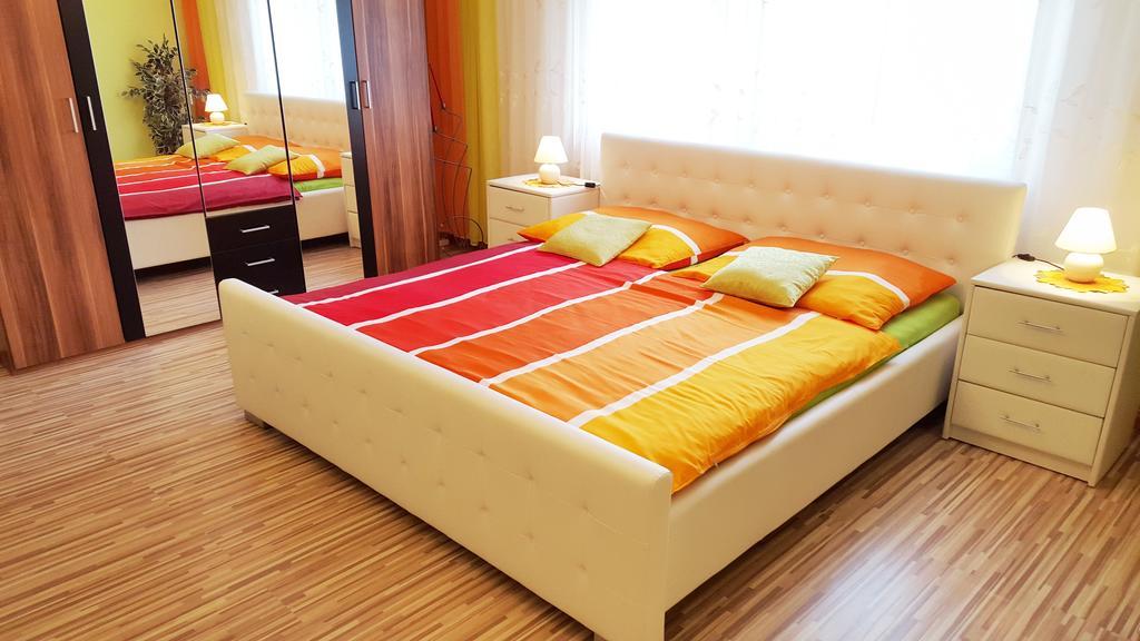Gaestezimmer Wurm Mönchhof Habitación foto
