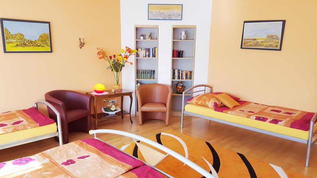 Gaestezimmer Wurm Mönchhof Habitación foto